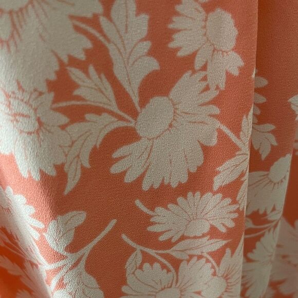 LC Lauren Conrad Peach and White Floral Blouse - Picture 3 of 8